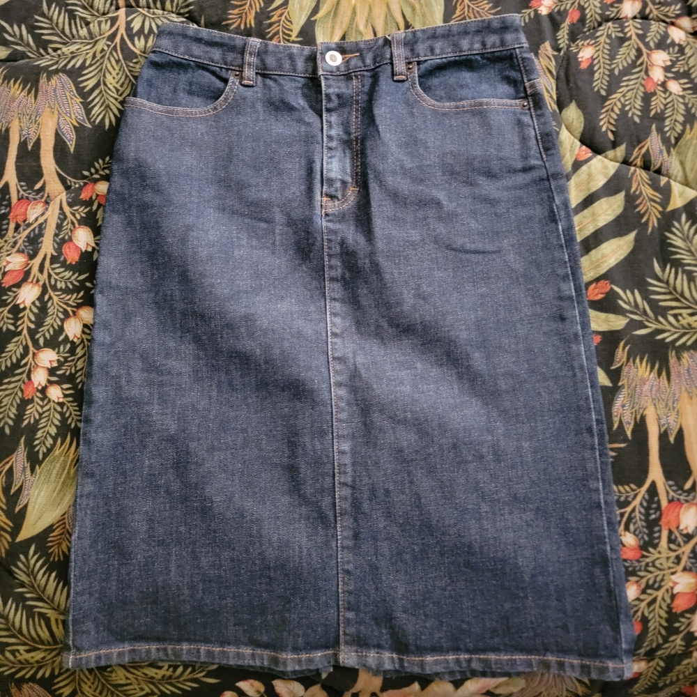 Ann Taylor denim pencil skirt size 6